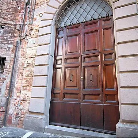 Rinidia Centro * سيينا